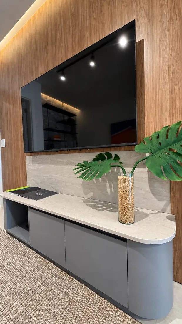 Projeto em porcelanato / pedra sinterizada